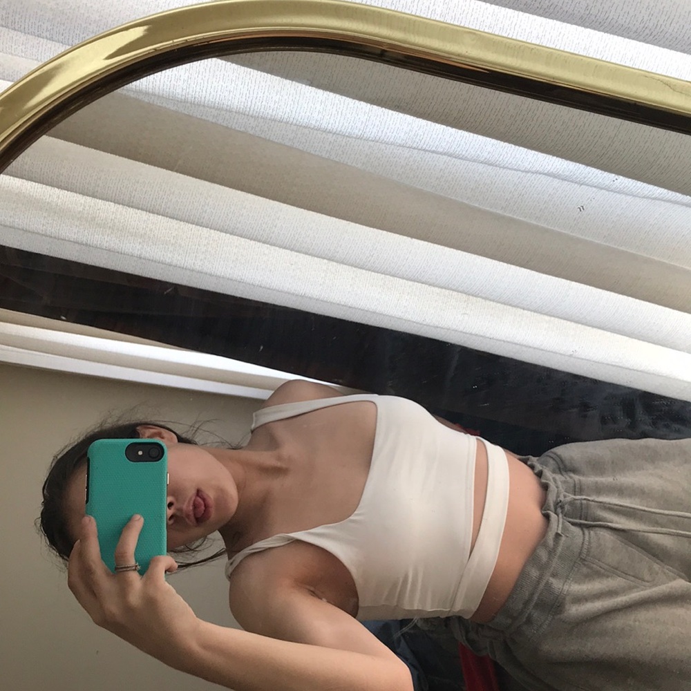 Sexy silky crop top - Picture 2 of 2